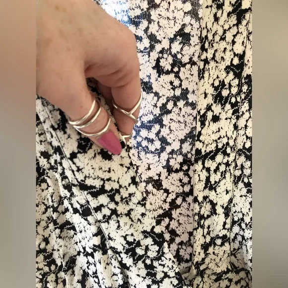 Doen Augusta Dress in Faded Queen Anne's Floral (minor spots) - Picture 11 of 16